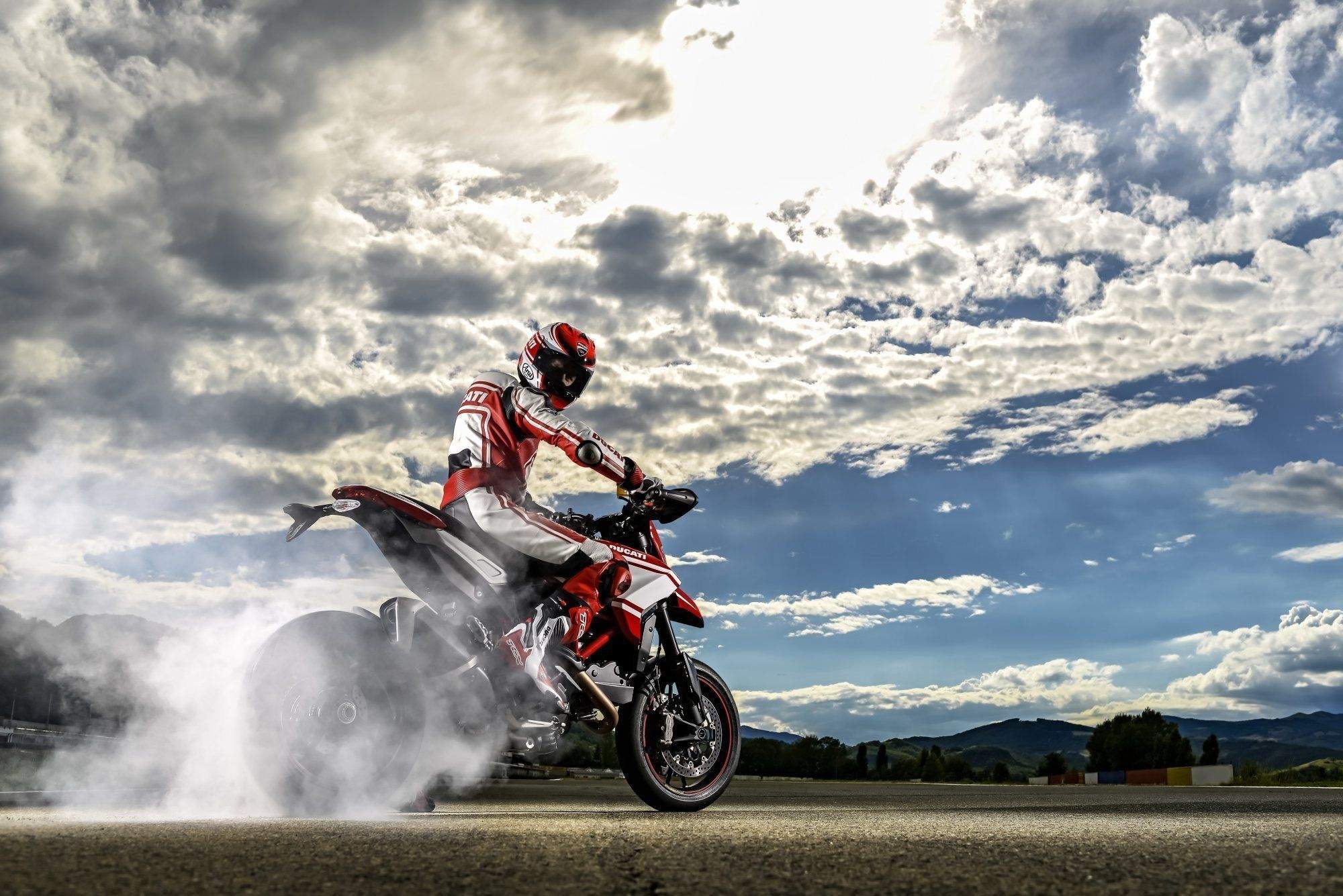 Ducati Hypermotard SP 821