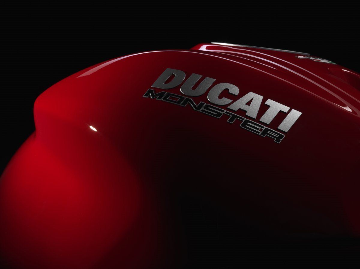 Ducati Monster 1200 S