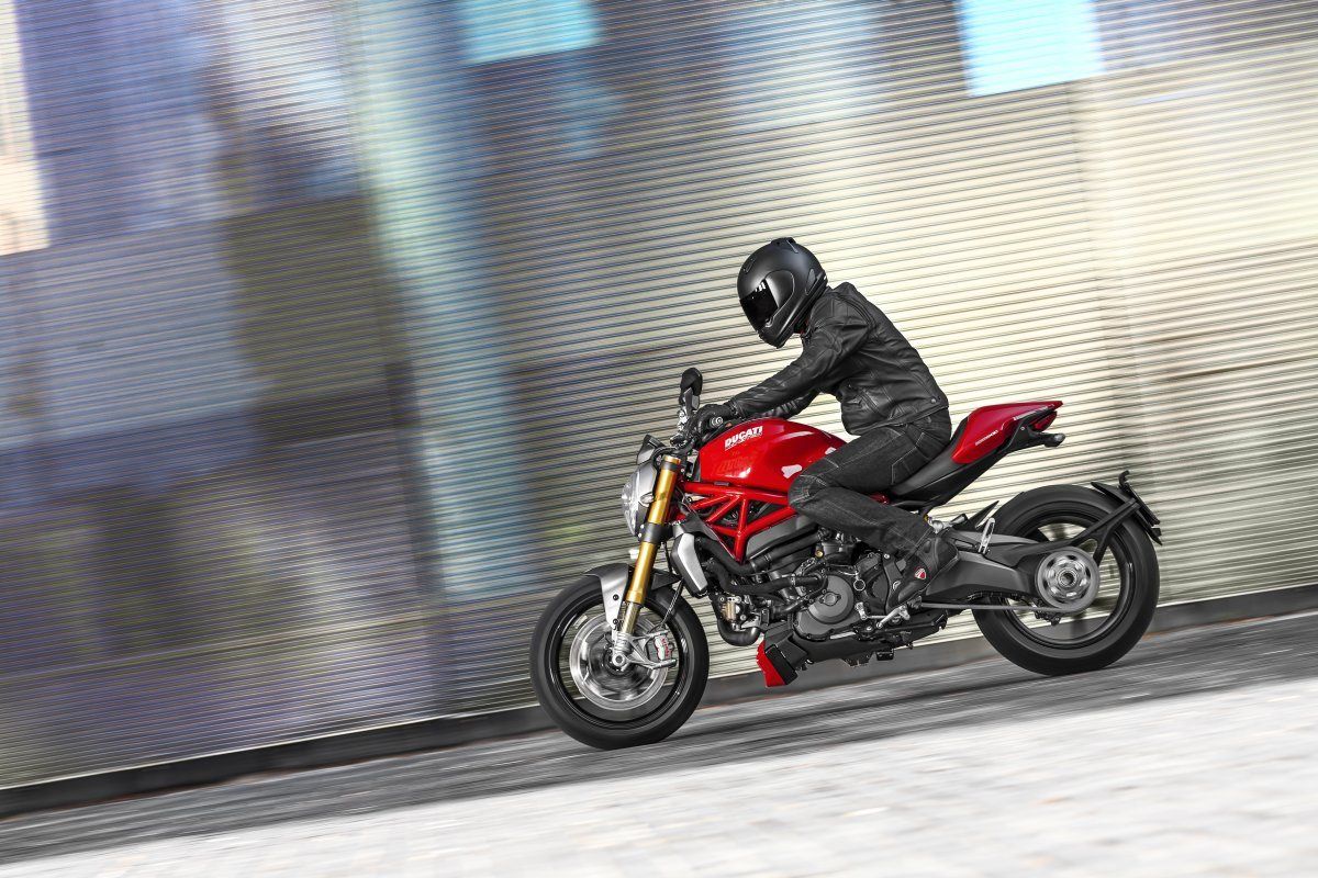 Ducati Monster 1200 S