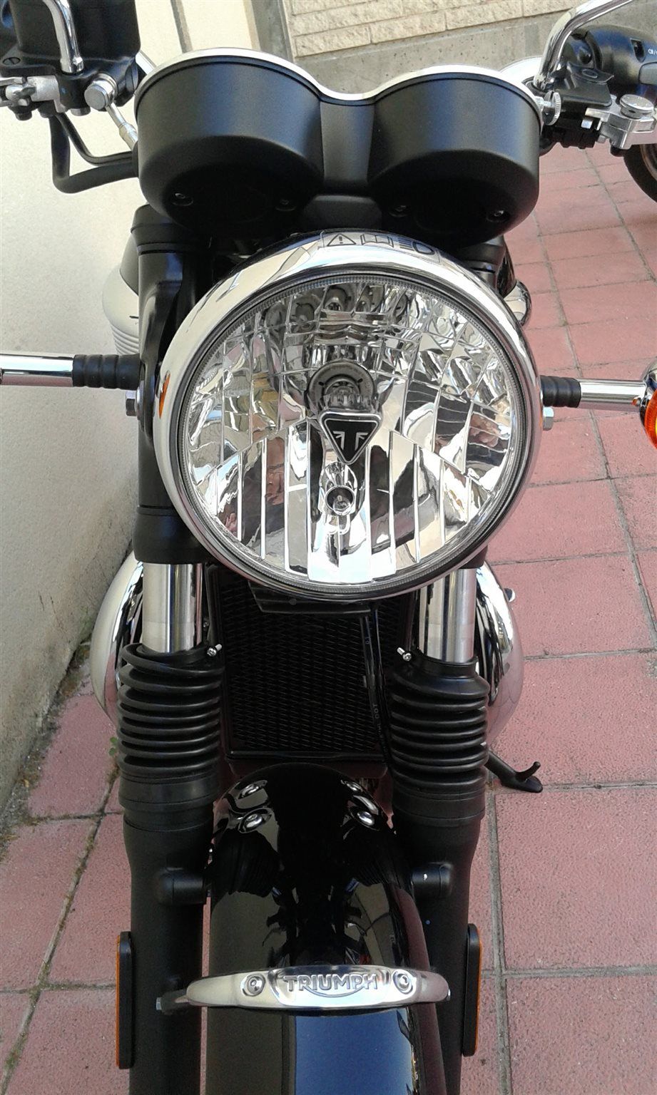 Triumph Bonneville T100
