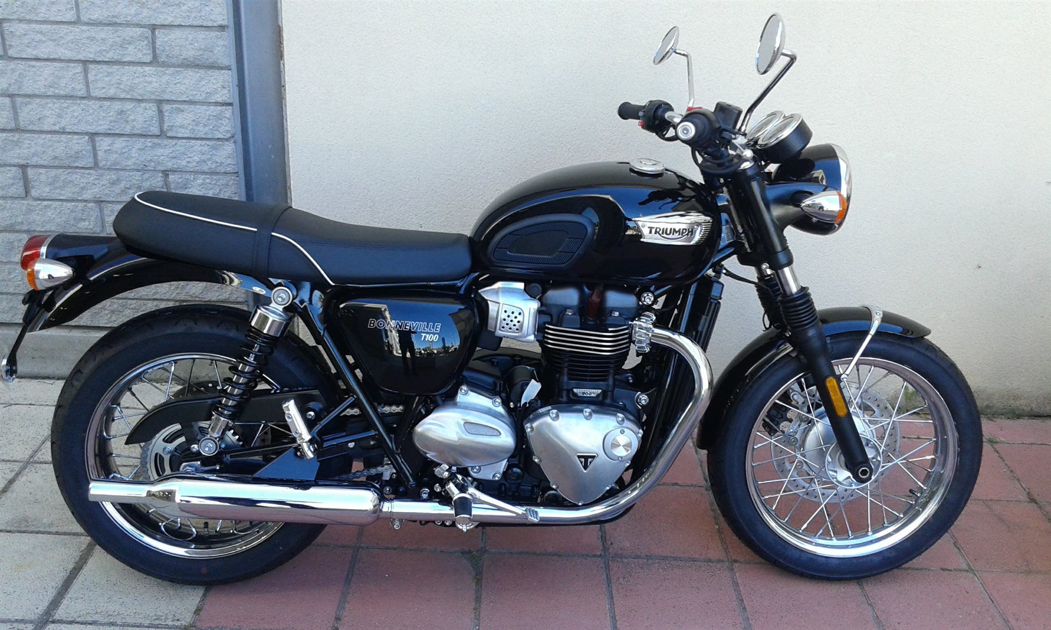 Triumph Bonneville T100