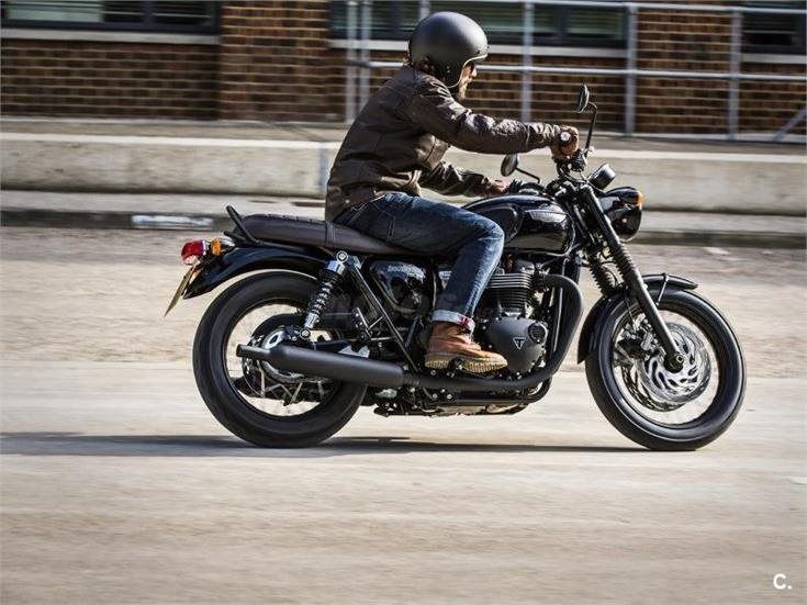 Triumph Bonneville T120 Black