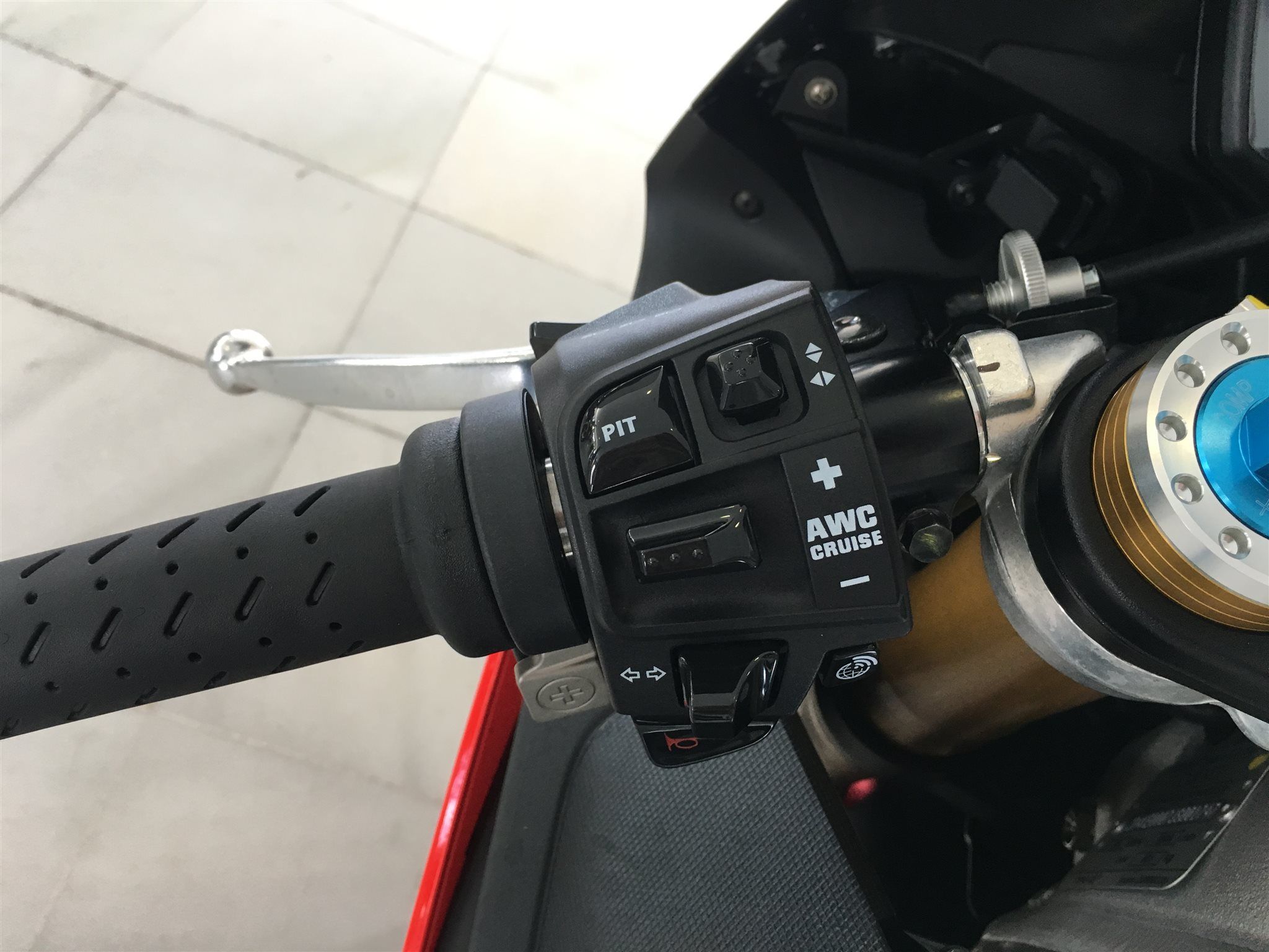 Aprilia RSV 1000 (RSV Mille) V4 RF
