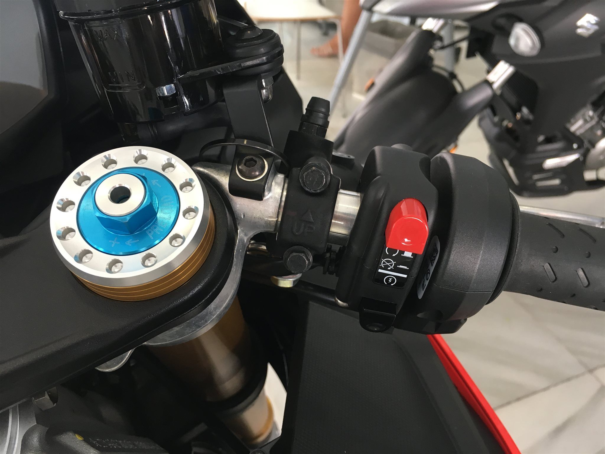Aprilia RSV 1000 (RSV Mille) V4 RF