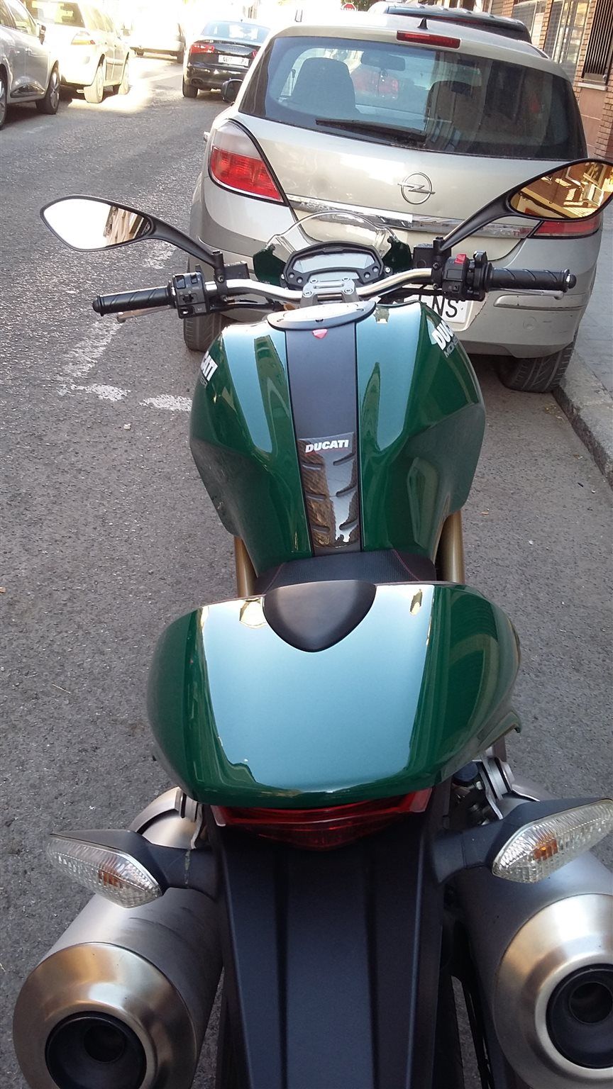 Ducati Monster 696 