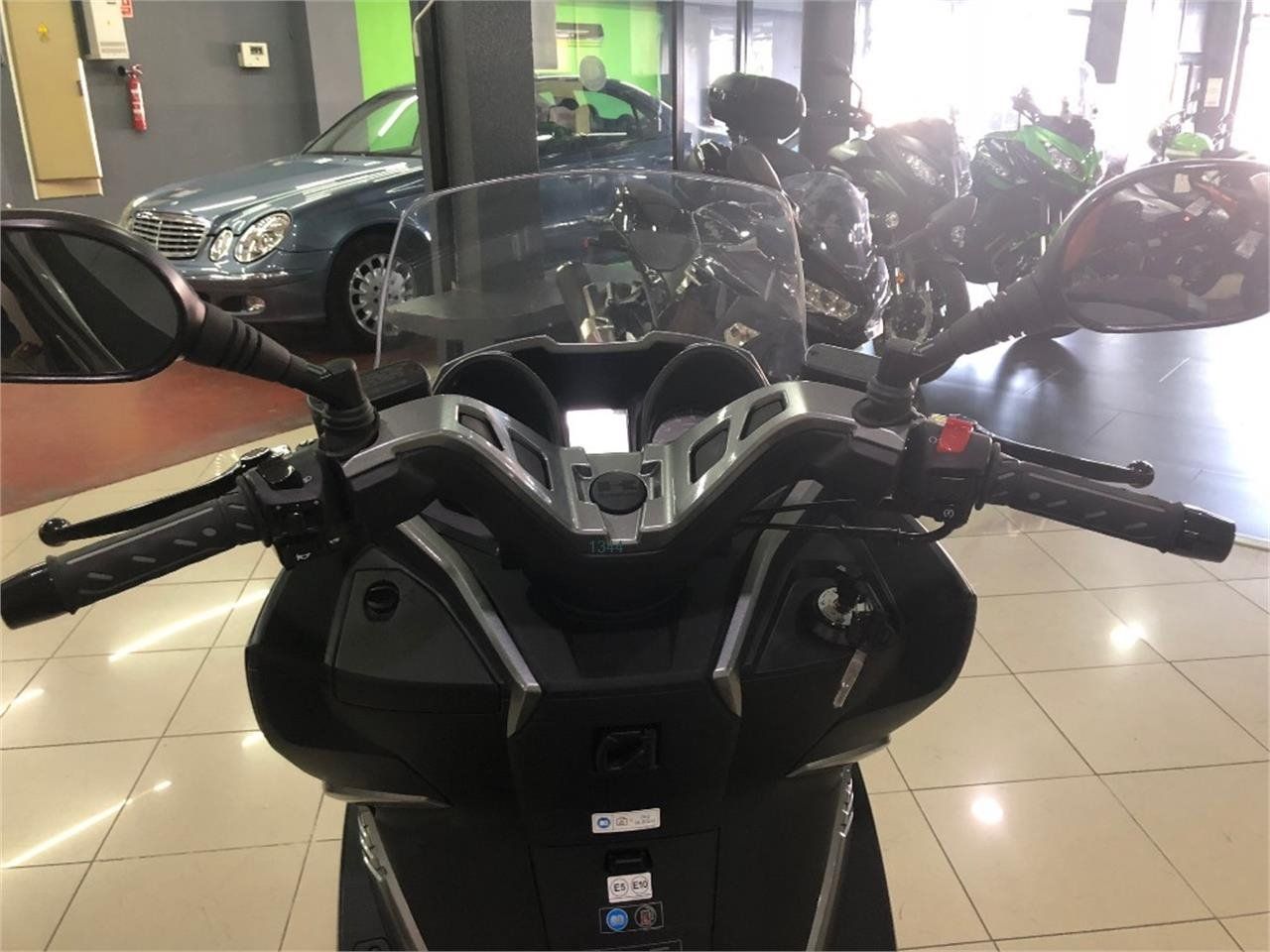 Kawasaki J300