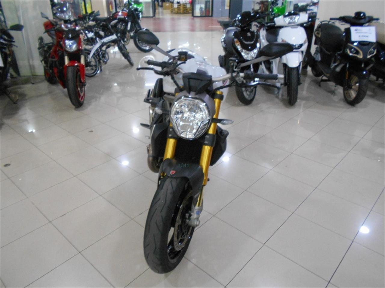 Ducati Monster 1200 S