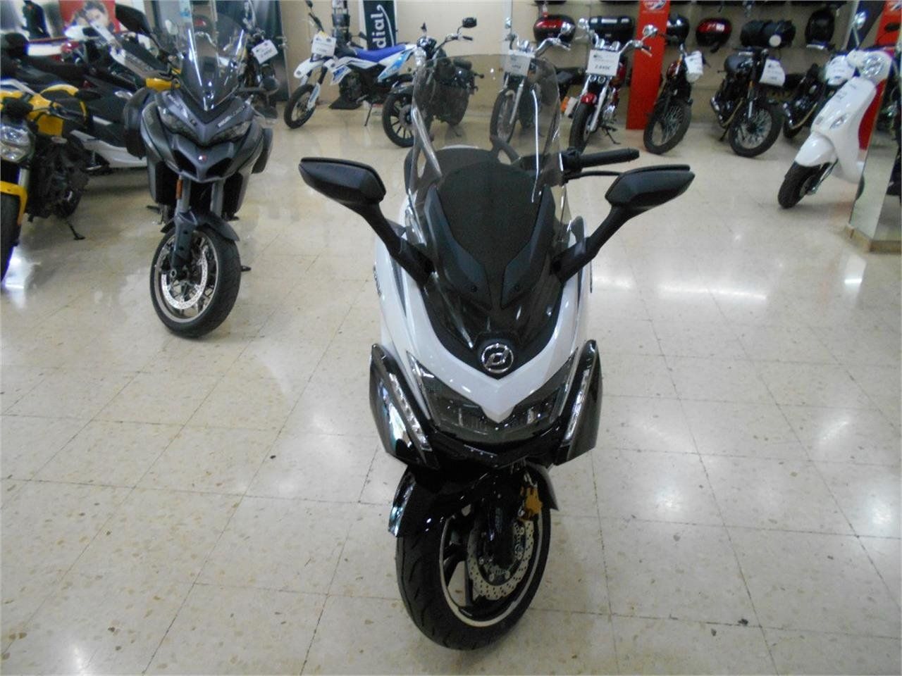 Daelim XQ 125