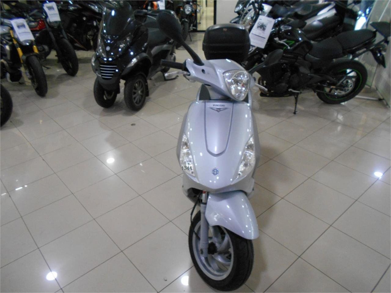 Piaggio Fly 125