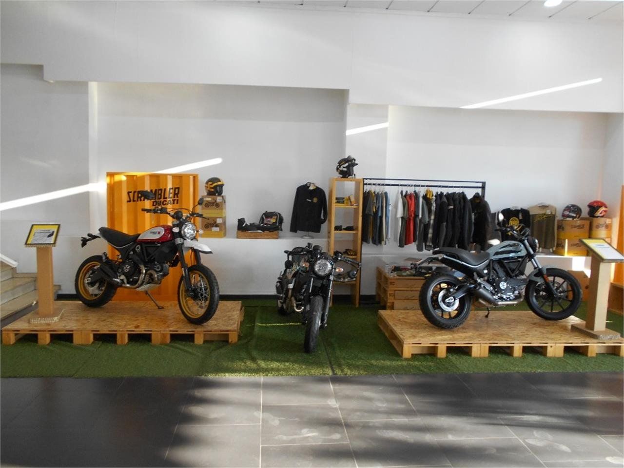 Ducati Monster S2R 800