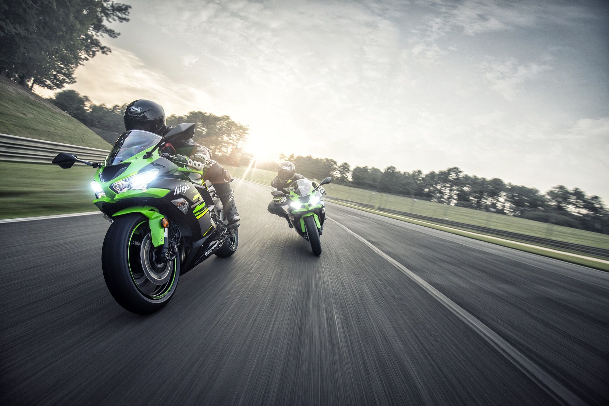 Kawasaki Ninja ZX-6R 2019, radical lavado de cara para la 636 y su hermana de competición