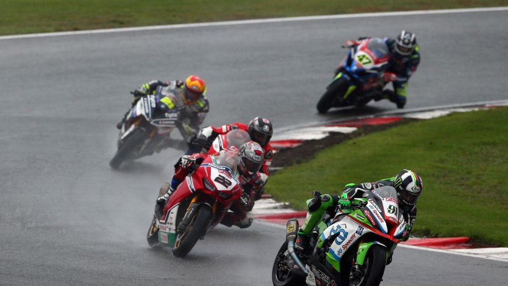 NoTodoMotoGP: Título más fiesta para Leon Haslam y otra victoria de Troy Bayliss