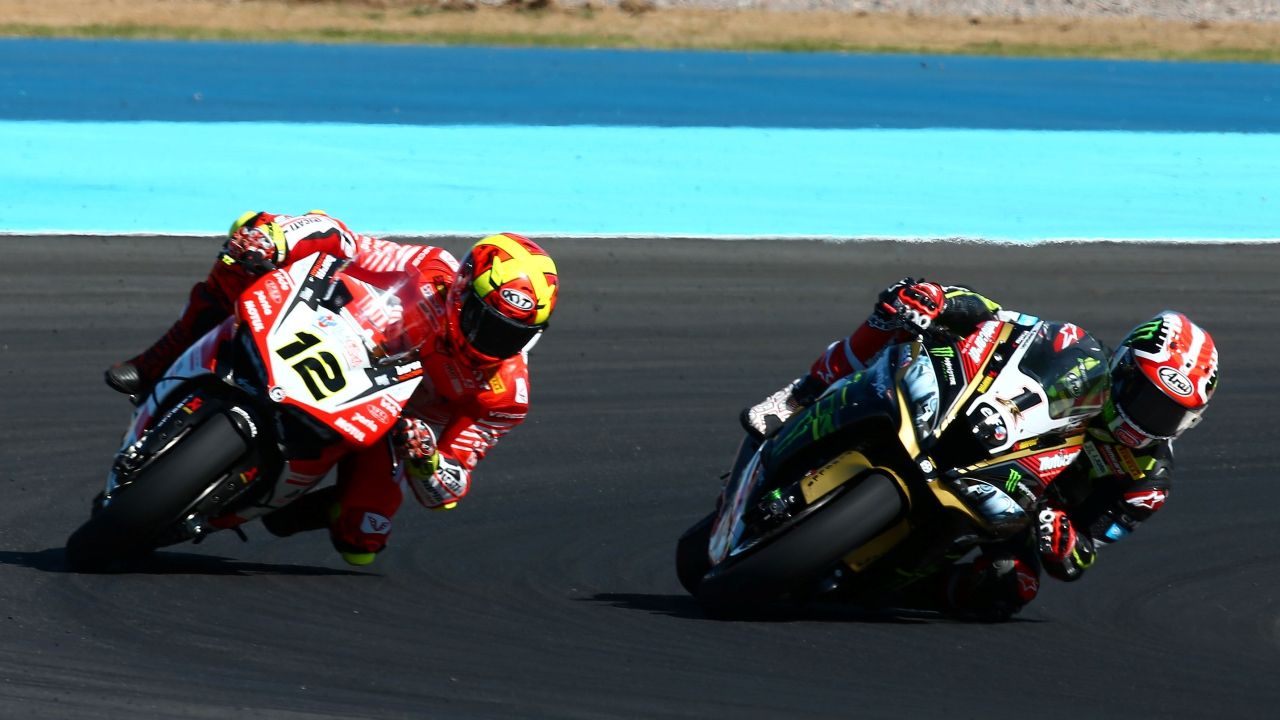 Xavi Forés y Jonathan Rea en la segunda carrera en Argentina (Foto: Gold & Goose)