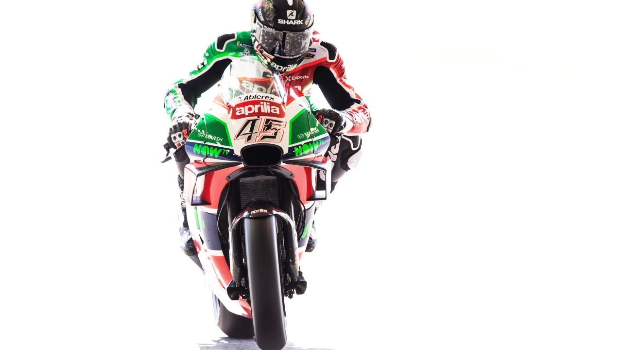 Los pilotos de MotoGP 2018, a la luz