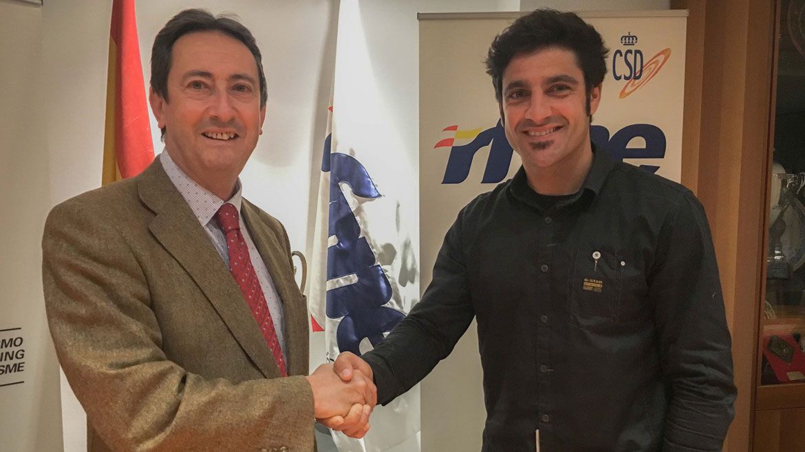 Iván Cervantes renueva con la RFME