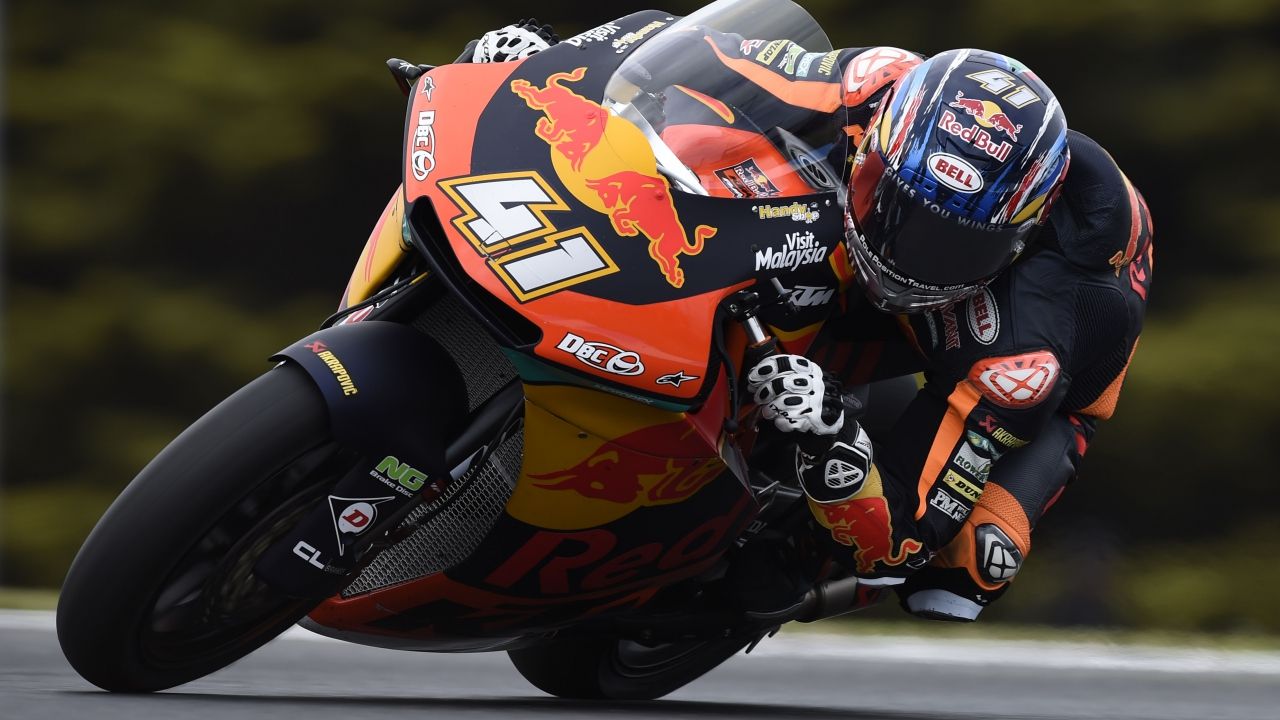 Brad Binder se ha hecho con la victoria en Phillip Island ante Joan Mir (Foto: Gold & Goose)