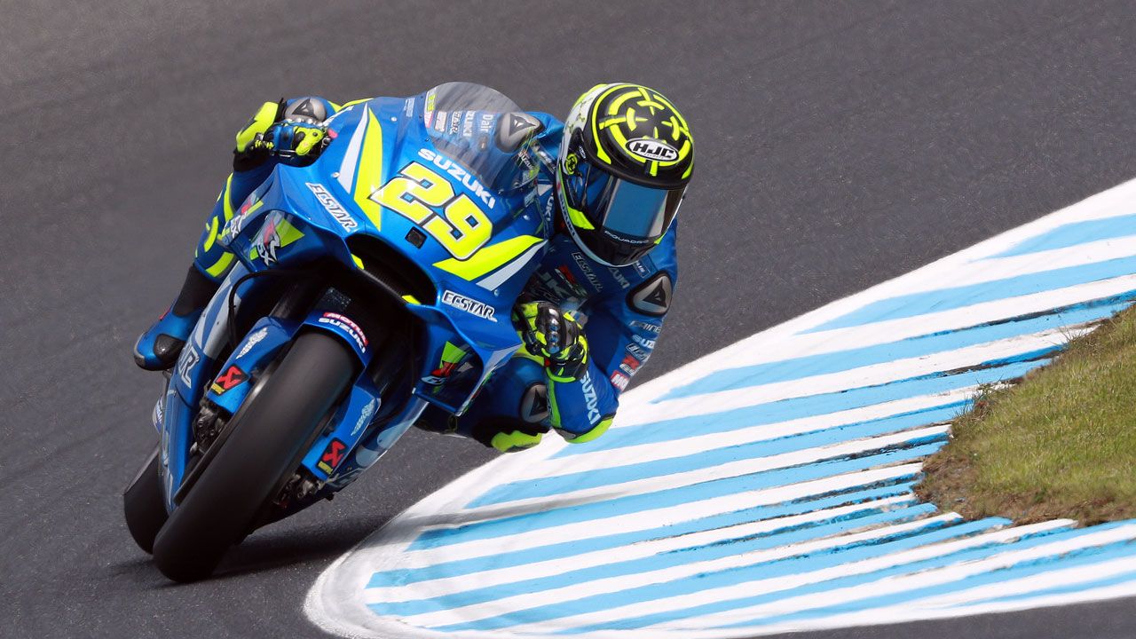 Andrea Iannone domina en Phillip Island y las Honda se van al suelo