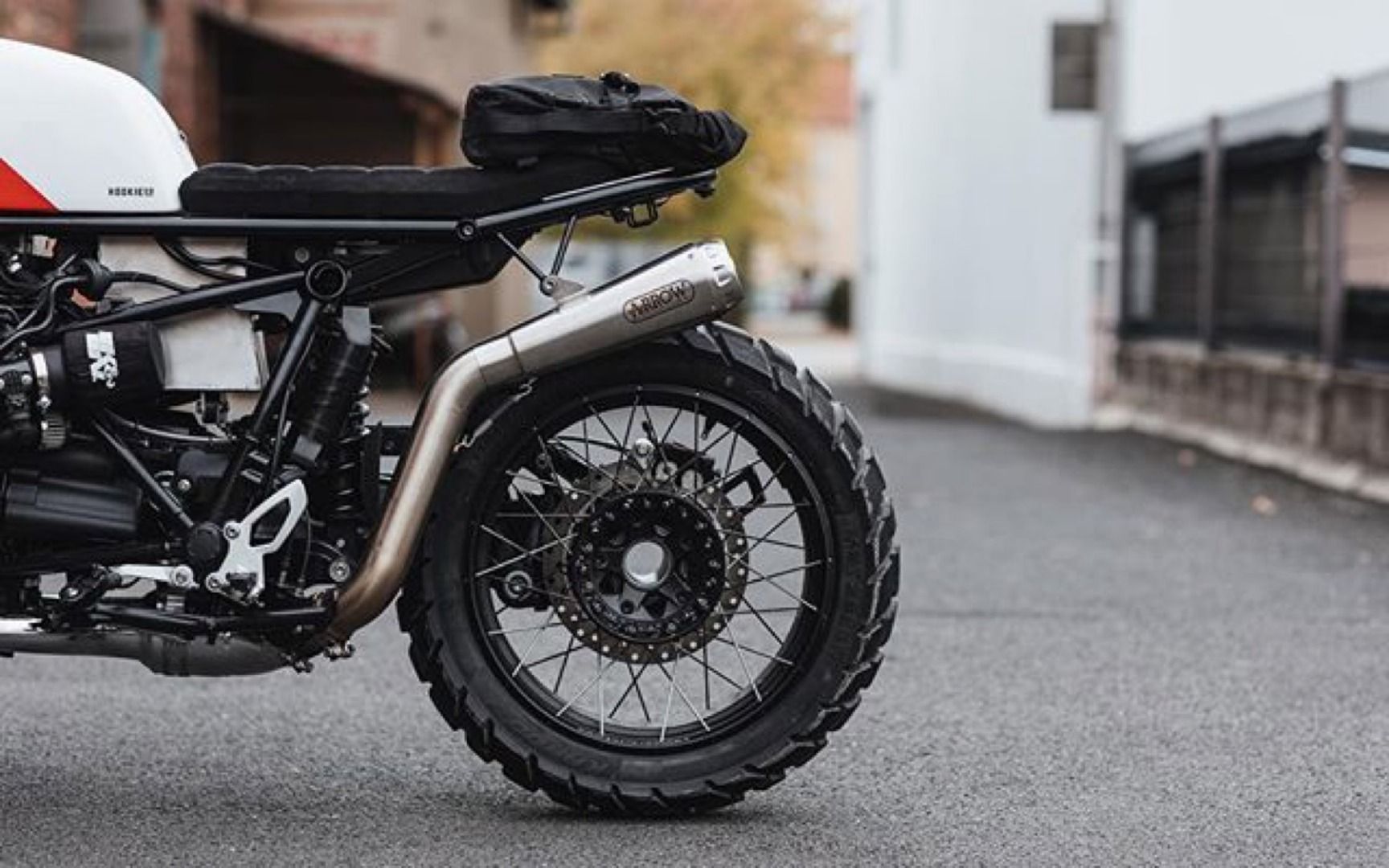 BMW R NineT con kit de Hookie Co.