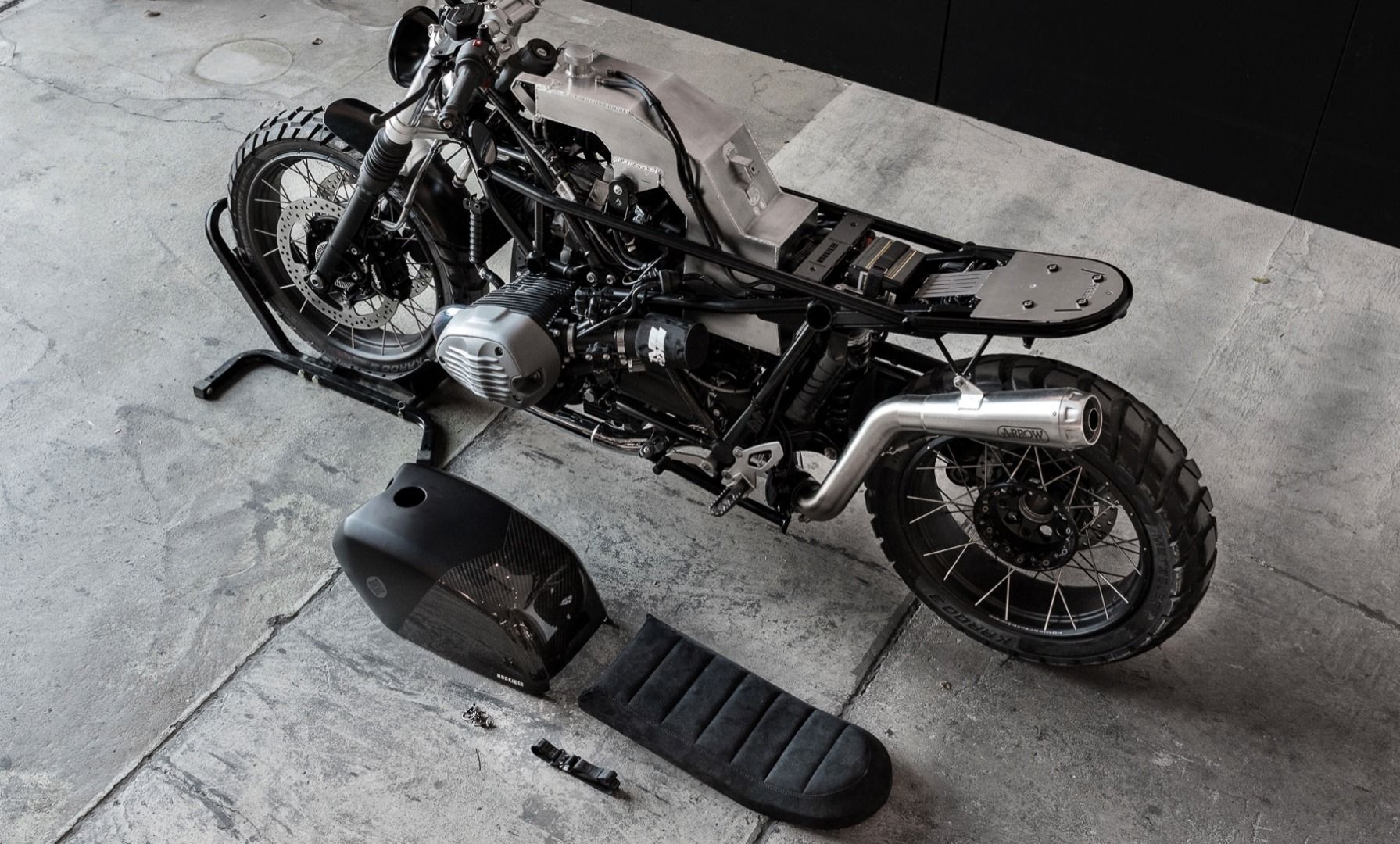 BMW R NineT con kit de Hookie Co.