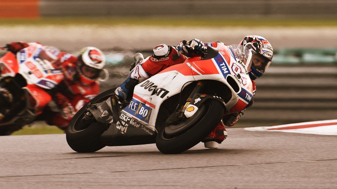 Andrea Dovizioso venció el año pasado ante Jorge Lorenzo (Foto: Gold & Goose)