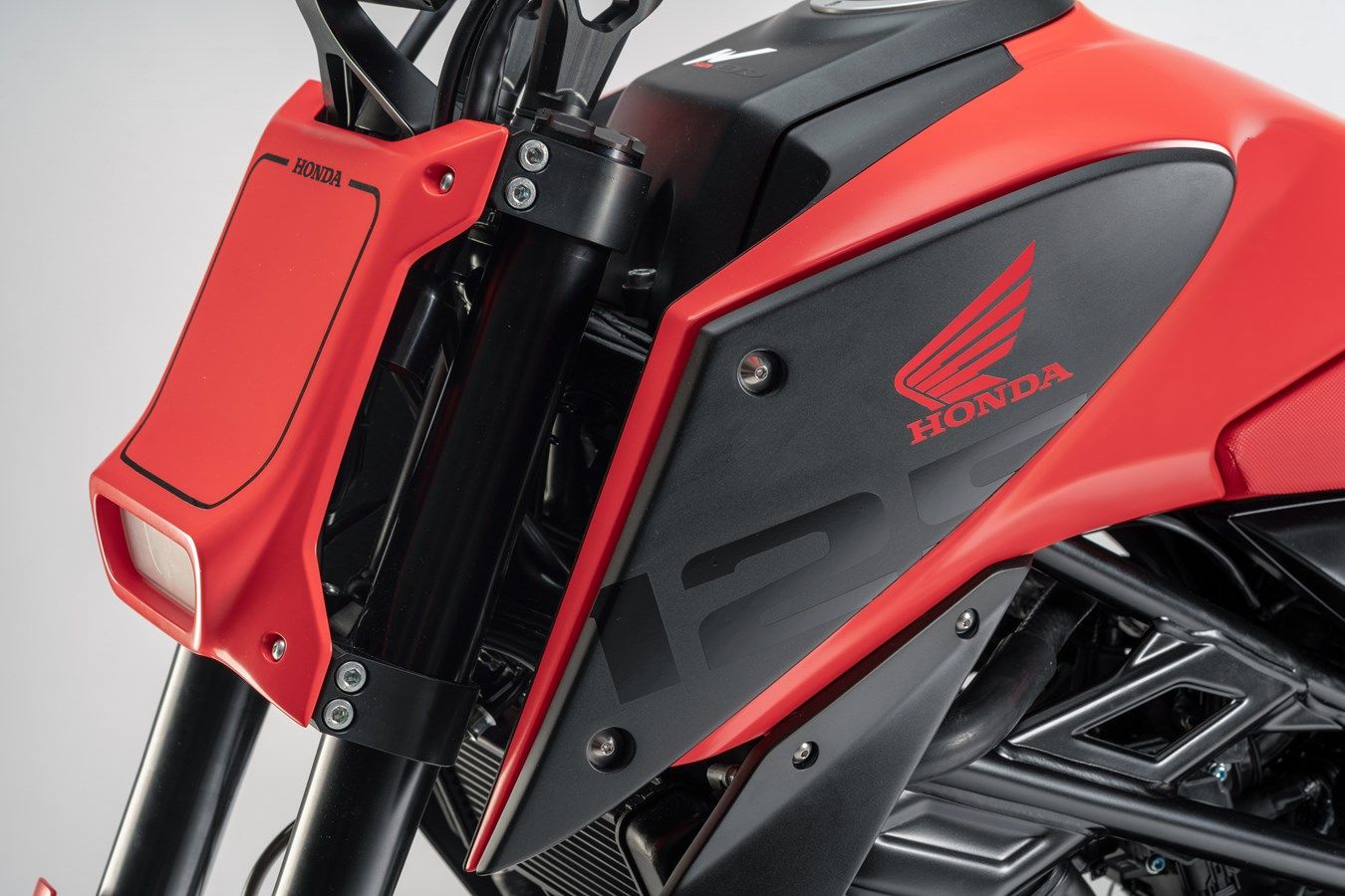 Honda CB125M y CB125X, dos conceptos en el EICMA de MIlán. Fotos