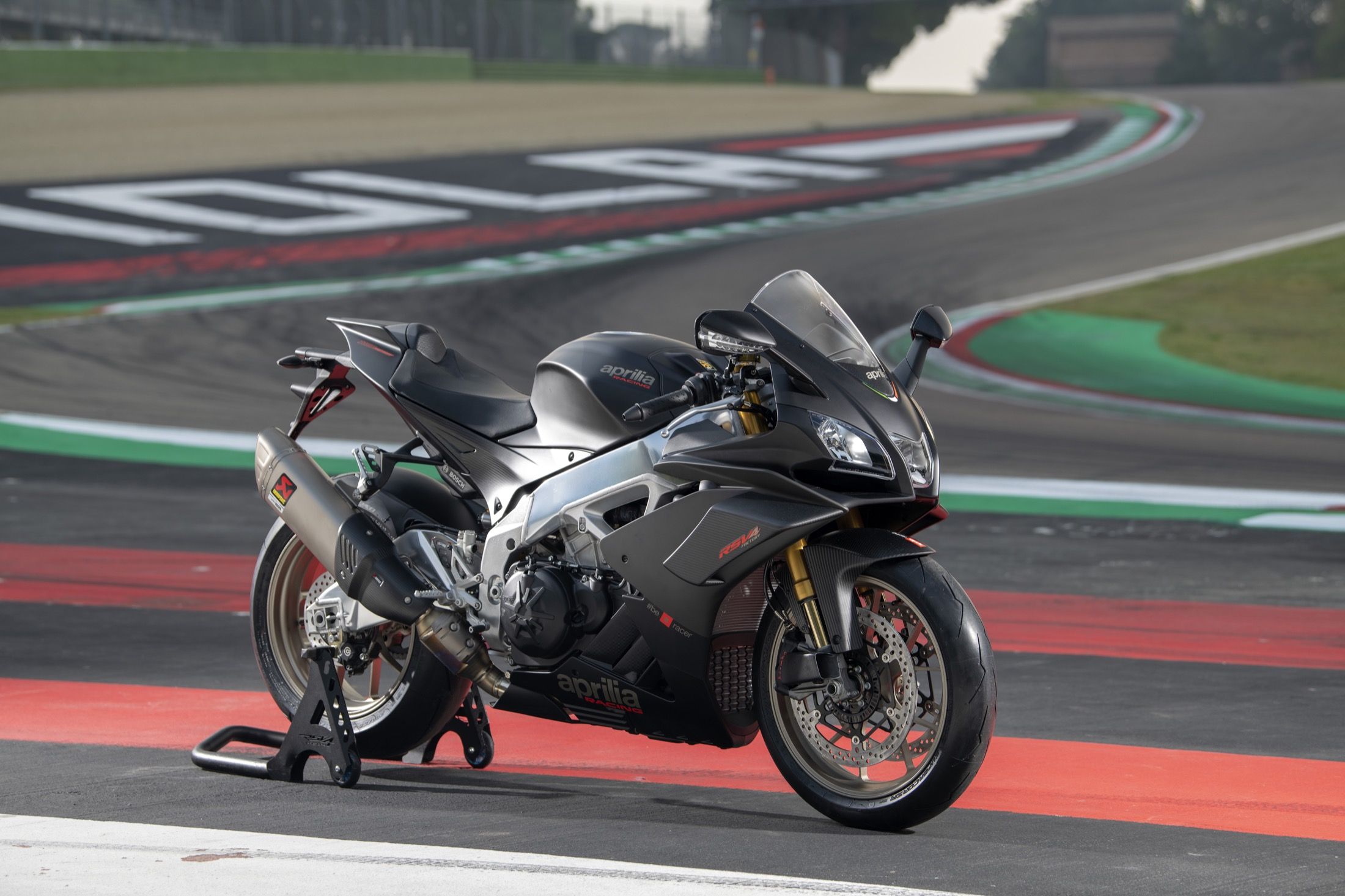 Aprilia RSV4 1100 Factory 2019, porque nunca es suficiente