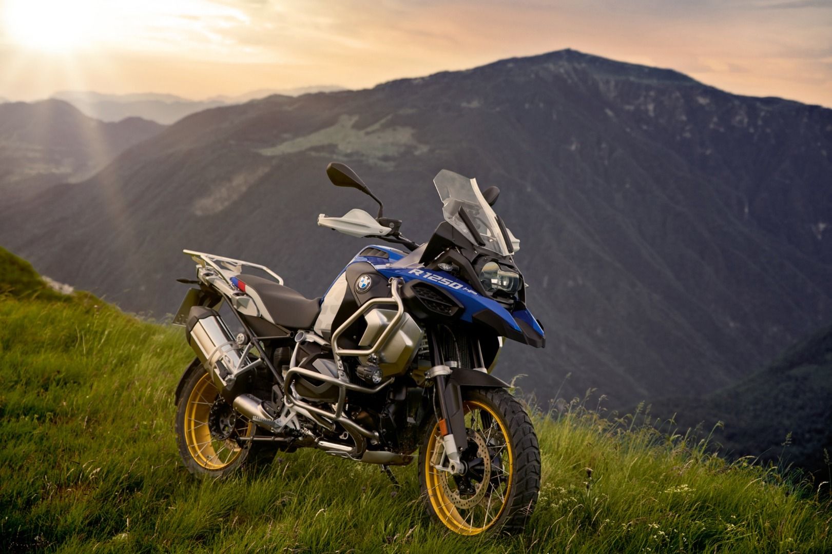 BMW R 1250 R, RS y GS Adventure 2019