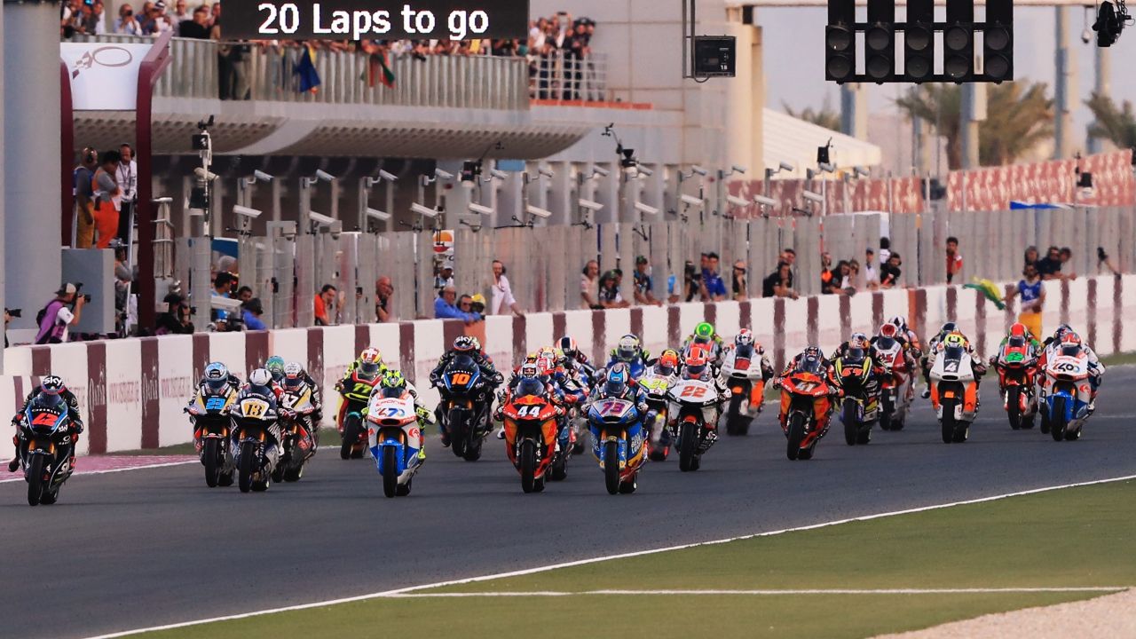 Inicio de la carrera de Moto2 en este 2018 en Qatar (Foto: Gold & Goose)