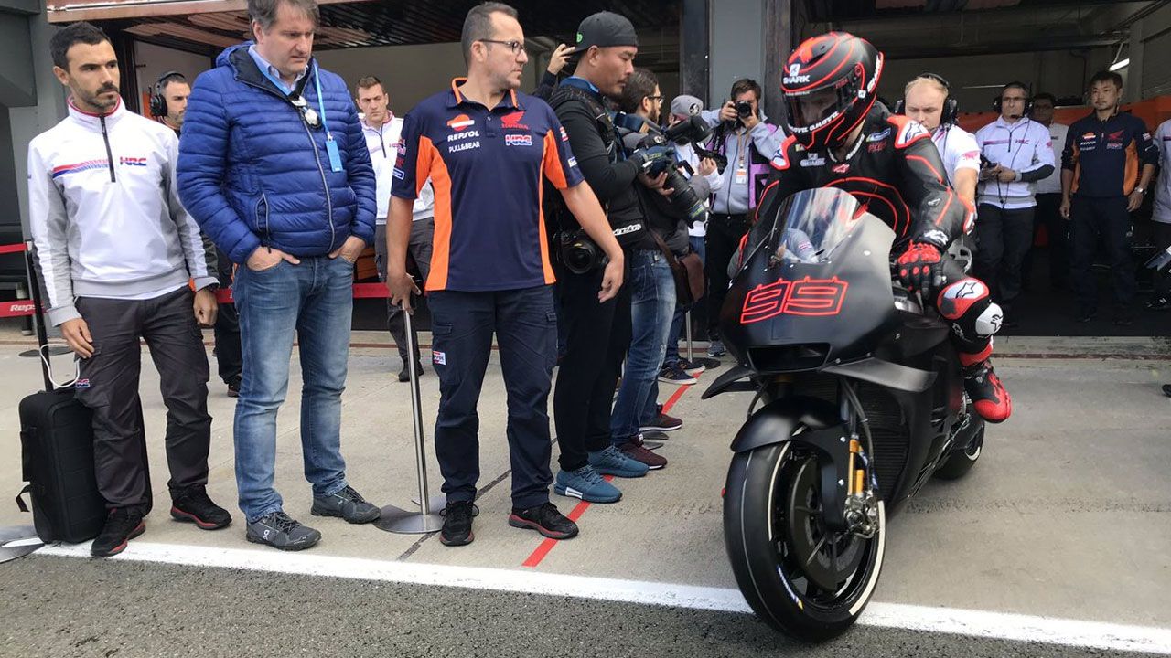 Jorge Lorenzo se estrena con la Honda en Valencia