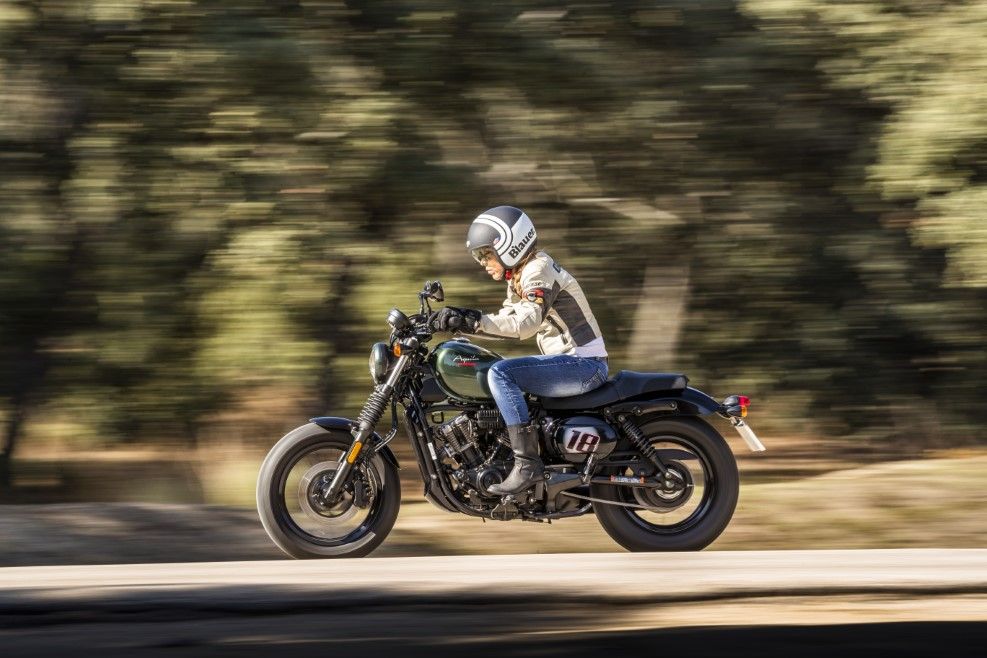 Hyosung Aquila GV 125S 2018