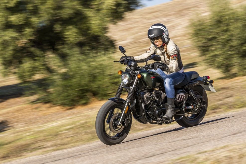 Hyosung Aquila GV 125S 2018