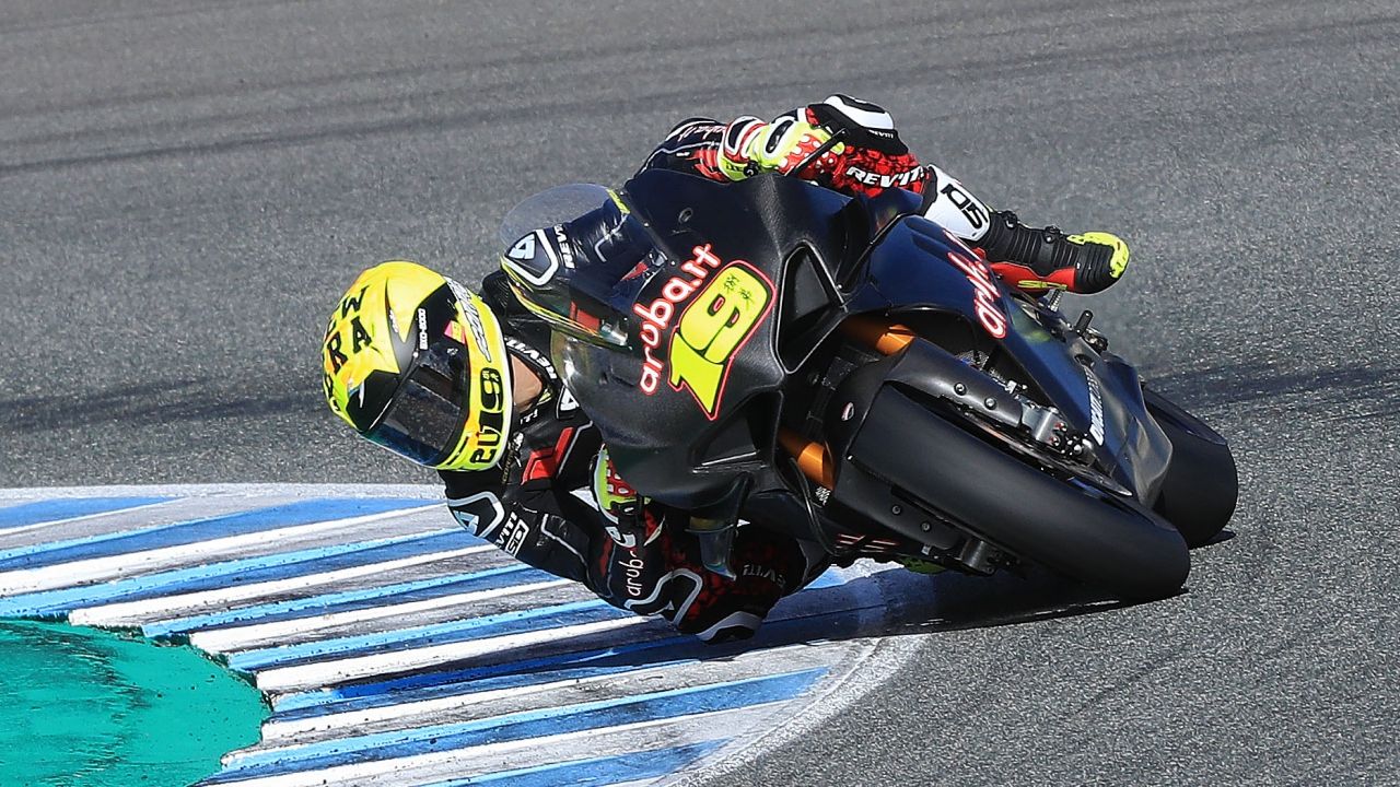 Álvaro Bautista con la Ducati Panigale V4R del Mundial de Superbike
