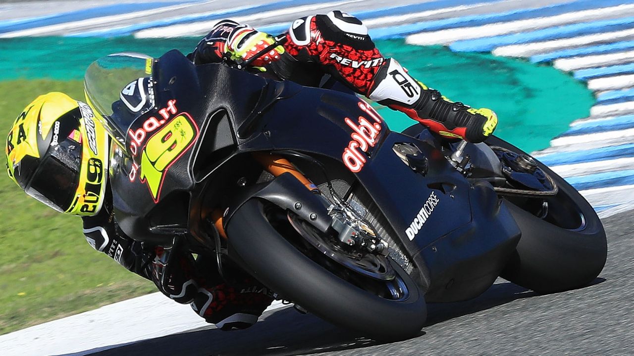 Álvaro Bautista con la Ducati Panigale V4R del Mundial de Superbike