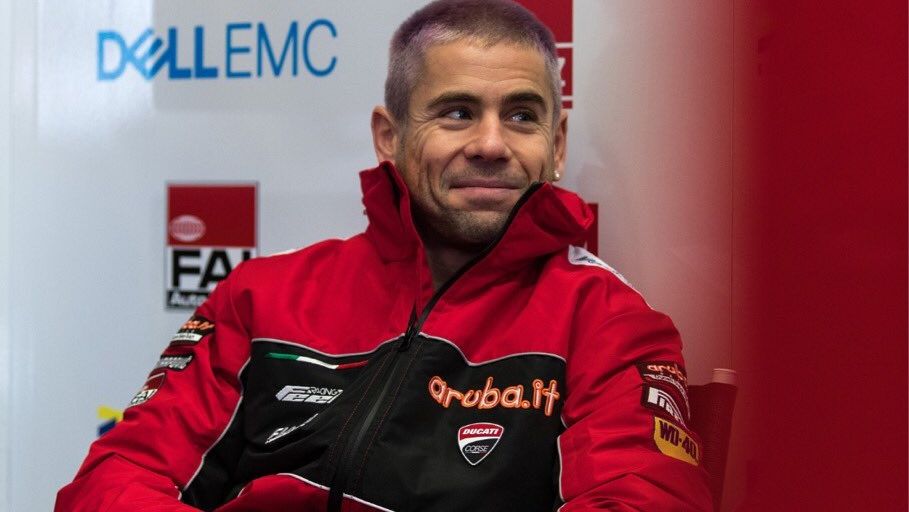 Álvaro Bautista con la Ducati Panigale V4R del Mundial de Superbike