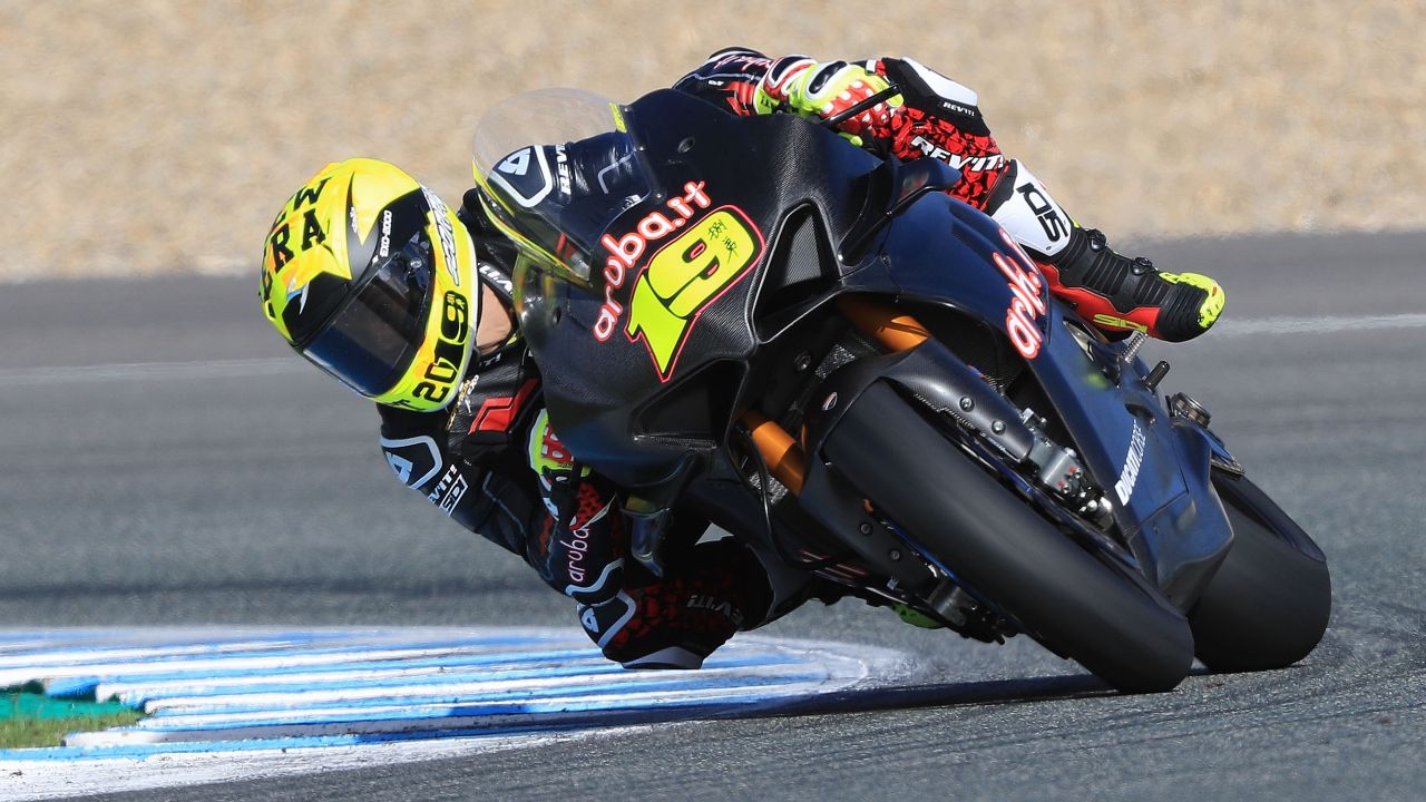 Álvaro Bautista con la Ducati Panigale V4R del Mundial de Superbike
