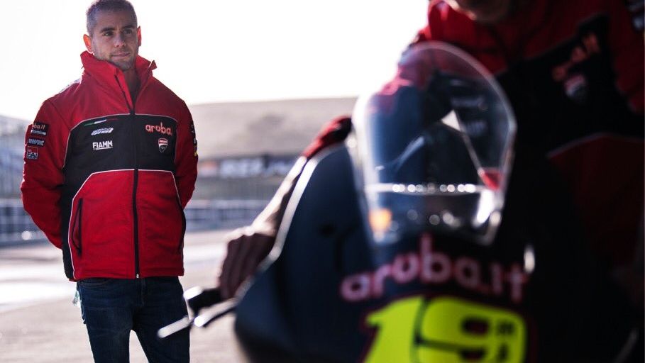 Álvaro Bautista con la Ducati Panigale V4R del Mundial de Superbike