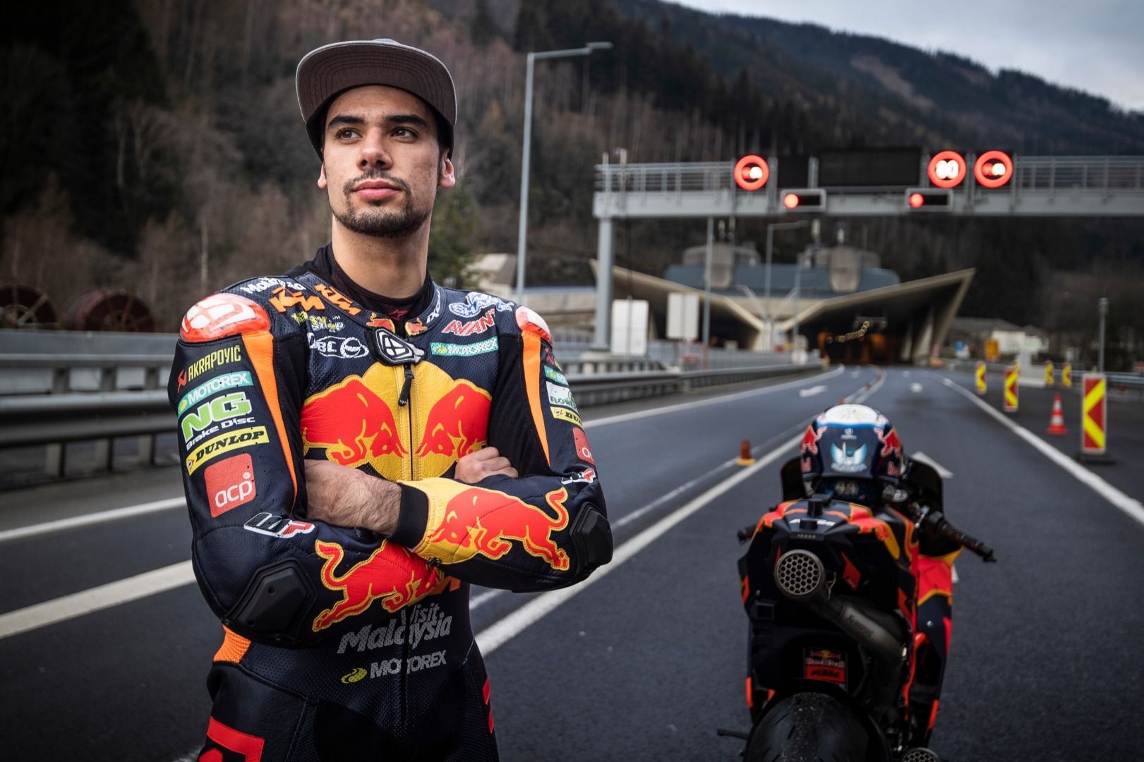 KTM RC16 y Miguel Oliveira en el túnel de Gleinalm