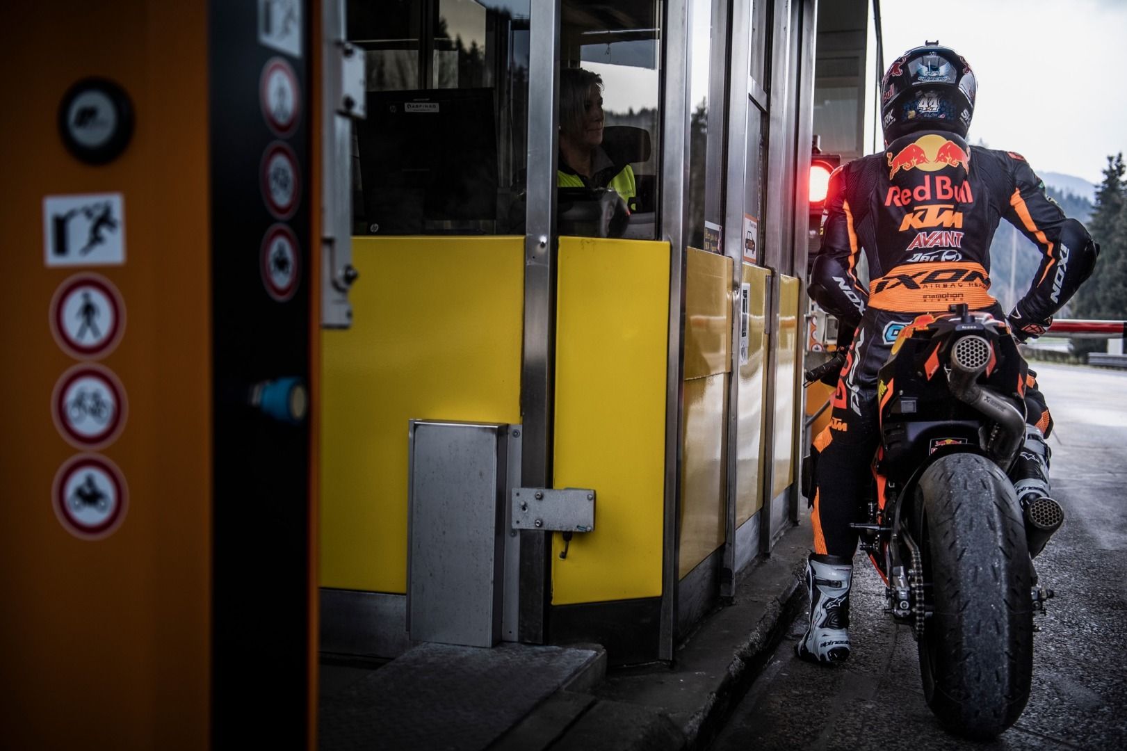 KTM RC16 y Miguel Oliveira en el túnel de Gleinalm