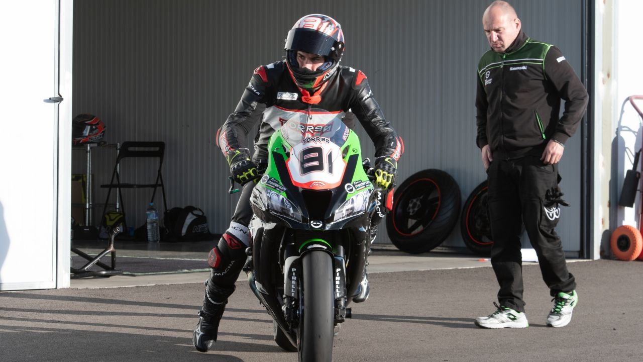 Jordi Torres en la Kawasaki ZX-10RR