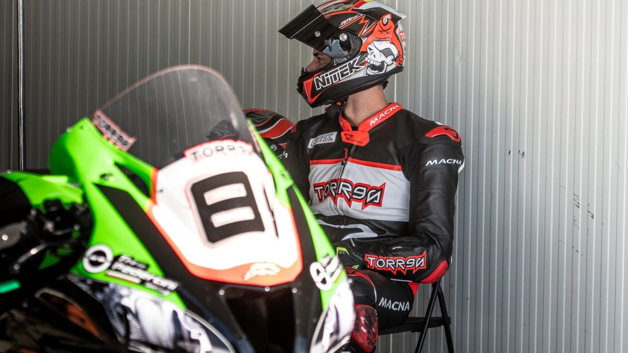 Jordi Torres en la Kawasaki ZX-10RR