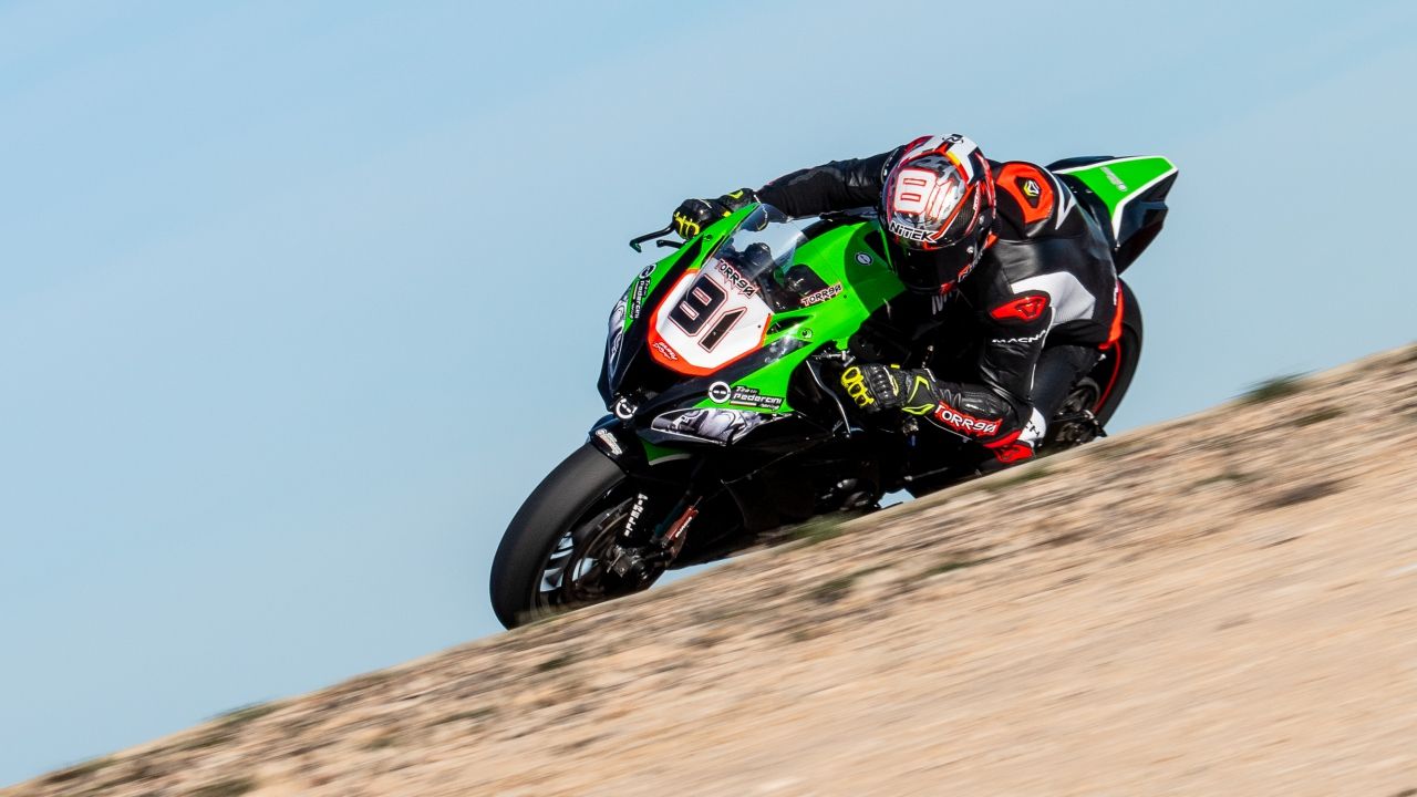 Jordi Torres en la Kawasaki ZX-10RR