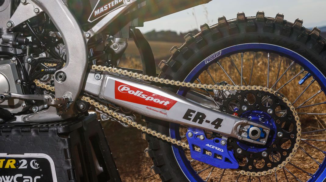 Test Cross: Suzuki RMZ 450 Mastercross 