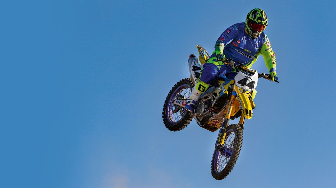 Test Cross: Suzuki RMZ 450 Mastercross 