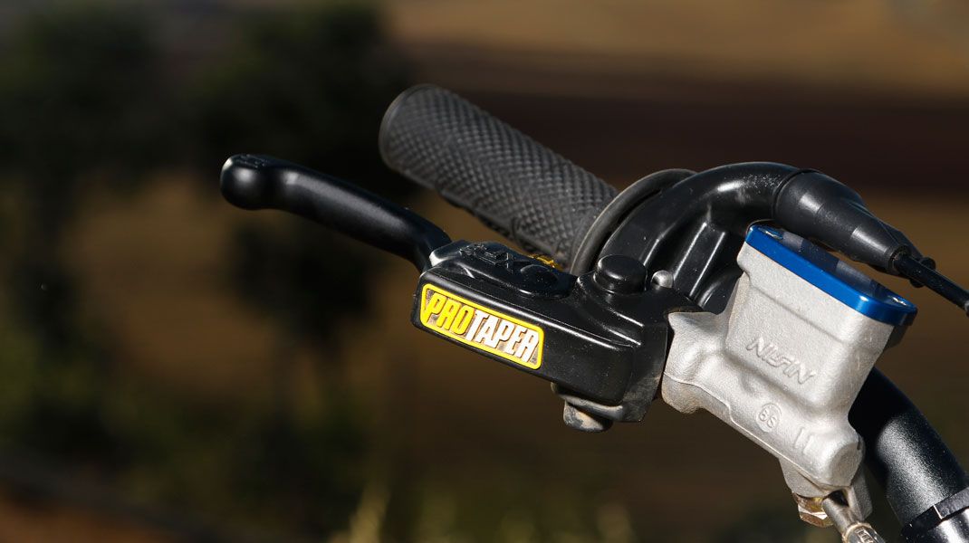 Test Cross: Suzuki RMZ 450 Mastercross 
