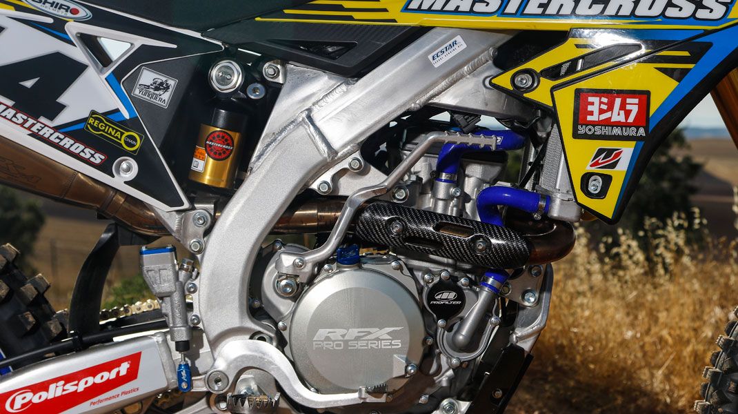 Test Cross: Suzuki RMZ 450 Mastercross 