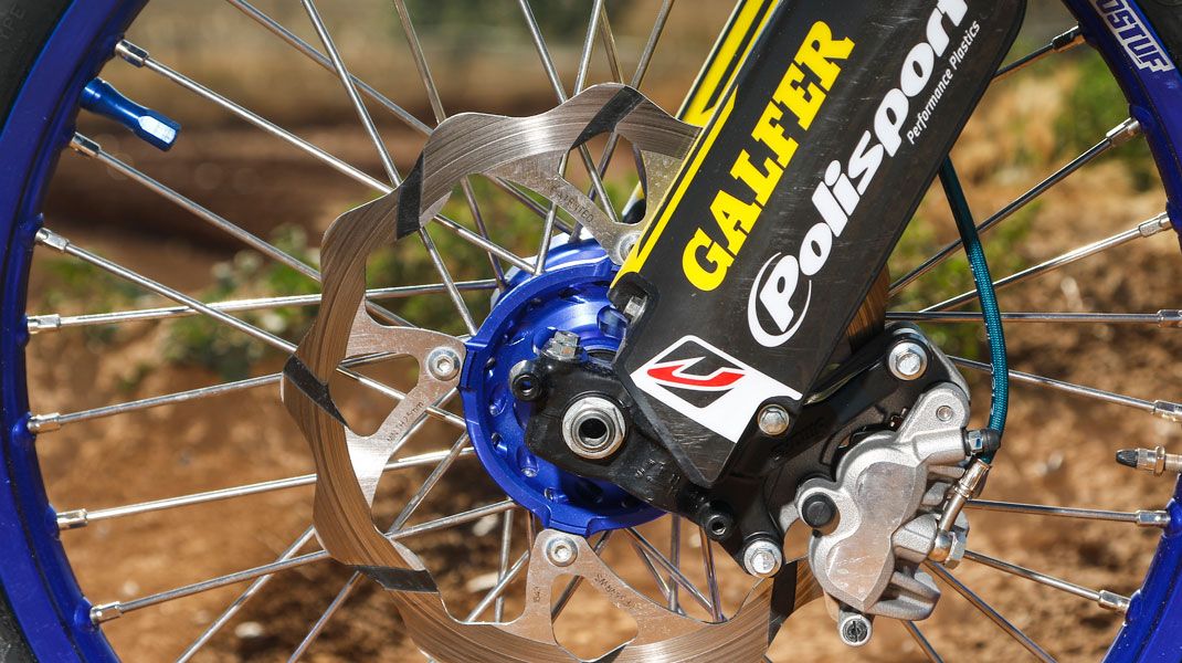 Test Cross: Suzuki RMZ 450 Mastercross 