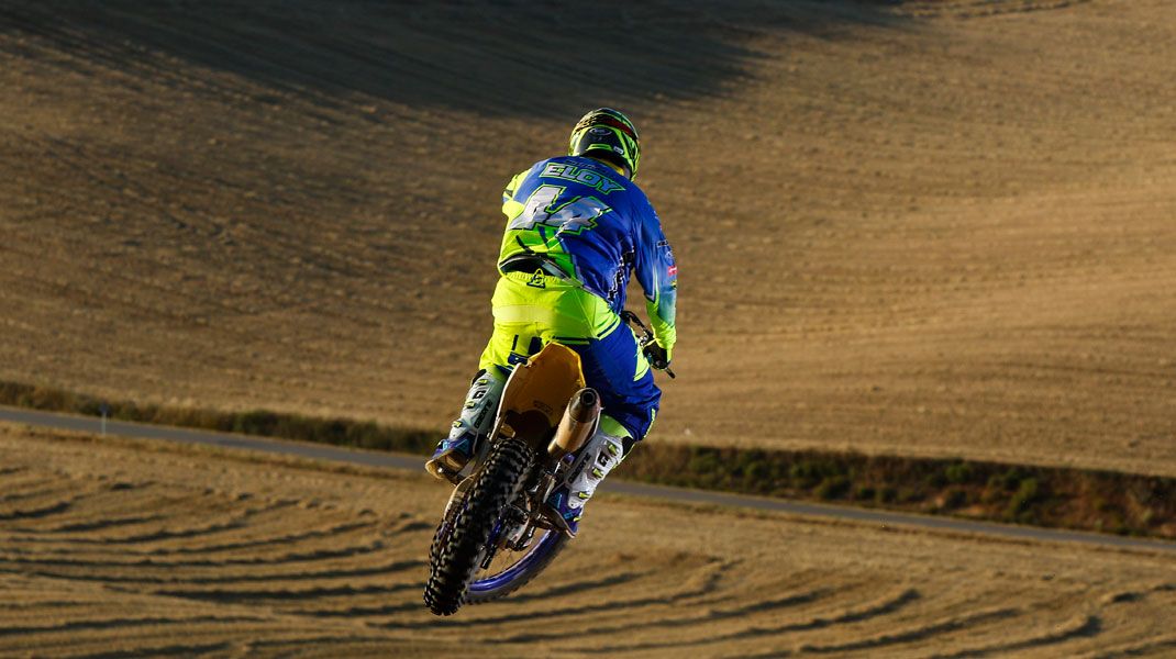 Test Cross: Suzuki RMZ 450 Mastercross 