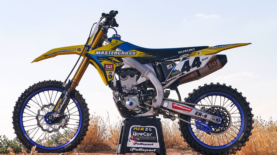 Test Cross: Suzuki RMZ 450 Mastercross 