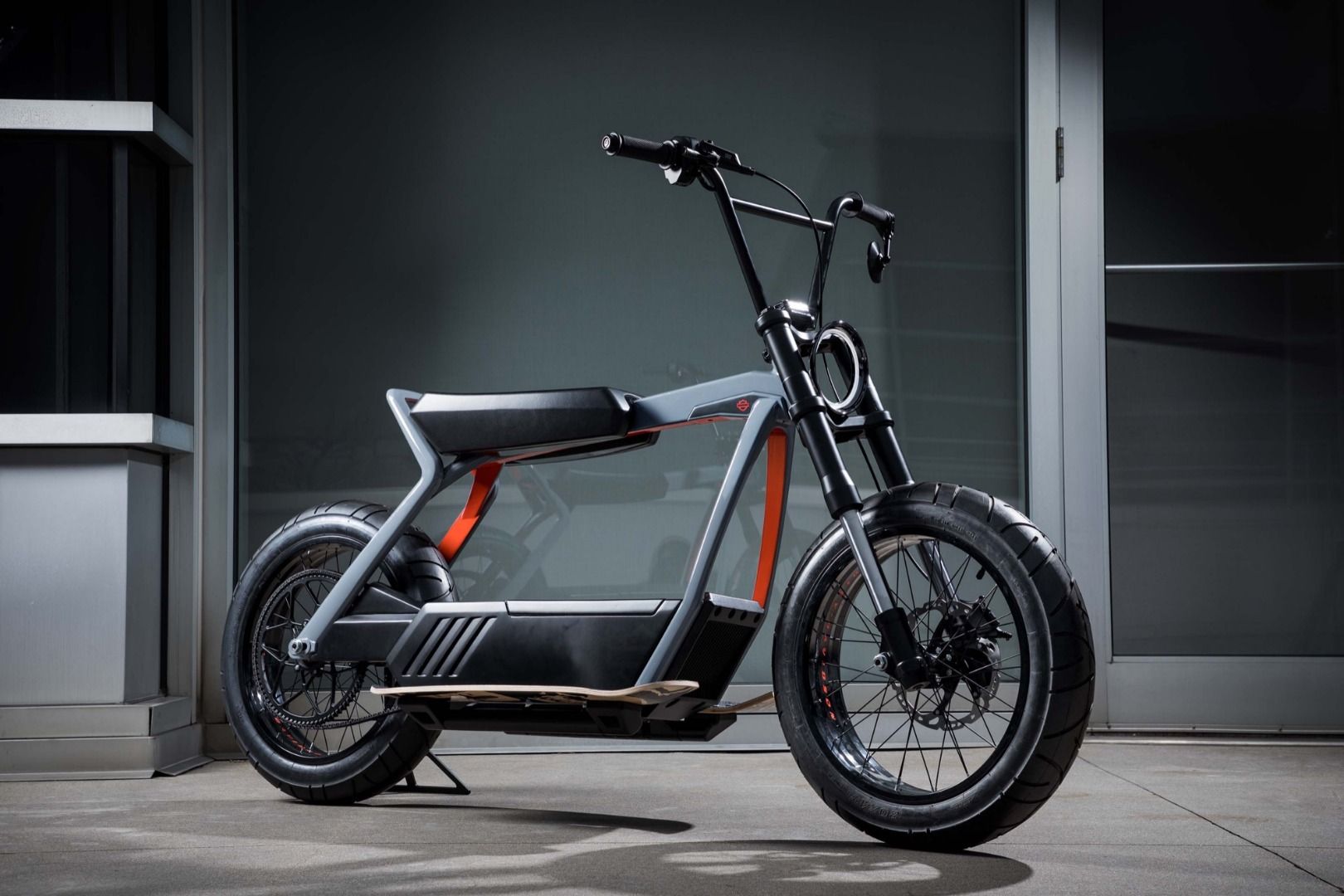 Harley-Davidson, a por el scooter y el enduro
