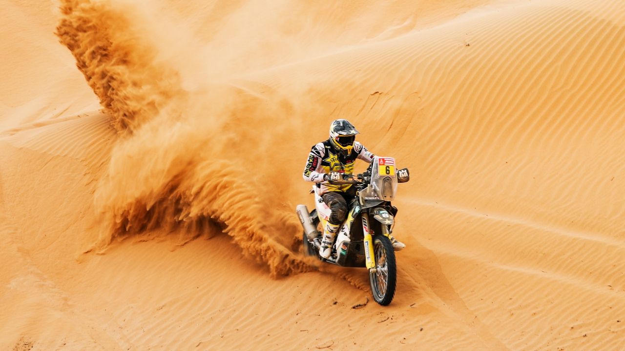 Dakar 2019: Pablo Quintanilla gana y es líder, Lorenzo Santolino abandona por una grave caída